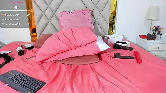 Snapshot of vahiolet_fuentes chatting on February 13, 10:11 pm vahiolet fuentes online show from February 13, 10:11 pm