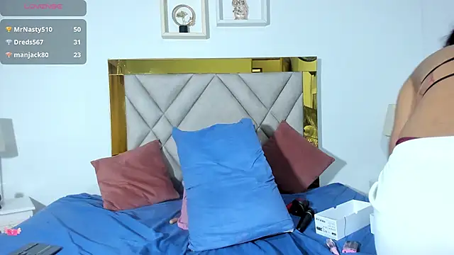 Snapshot of vahiolet_fuentes chatting on February 15, 1:10 am vahiolet fuentes online show from February 15, 1:10 am