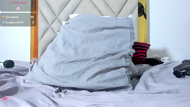 Snapshot of vahiolet_fuentes chatting on February 17, 10:36 pm vahiolet fuentes online show from February 17, 10:36 pm