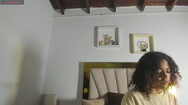 Snapshot of vahiolet_fuentes chatting on September 24, 3:10 am vahiolet fuentes online show from September 24, 3:10 am