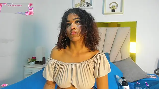 Snapshot of vahiolet_fuentes chatting on October 23, 2:55 am vahiolet fuentes online show from October 23, 2:55 am