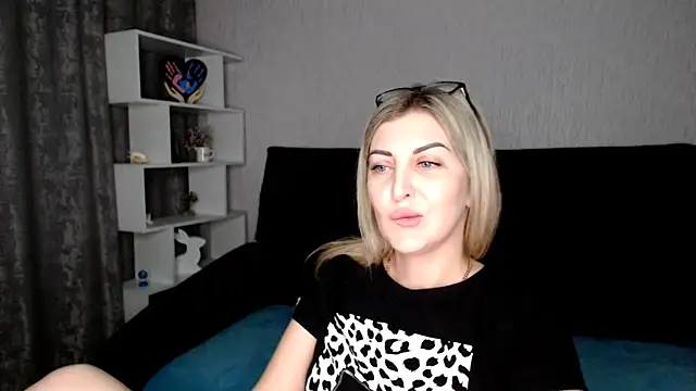 Snapshot of Amelia_Harper chatting on December 9, 3:11 pm Amelia Harper online show from December 9, 3:11 pm
