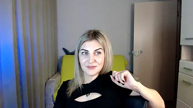 Snapshot of Amelia_Harper chatting on December 25, 6:19 pm Amelia Harper online show from December 25, 6:19 pm