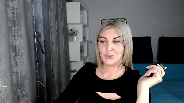 Snapshot of Amelia_Harper chatting on March 11, 3:12 pm Amelia Harper online show from March 11, 3:12 pm