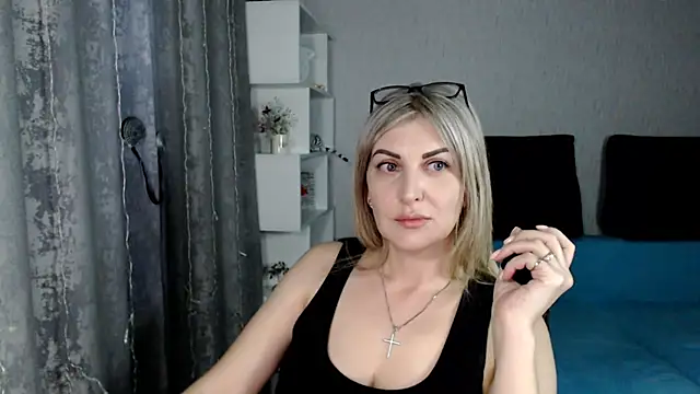 Snapshot of Amelia_Harper chatting on March 11, 7:03 pm Amelia Harper online show from March 11, 7:03 pm