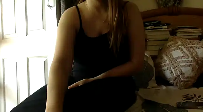 Snapshot of SubmissiveJyotika chatting on February 23, 7:33 am SubmissiveJyotika online show from February 23, 7:33 am