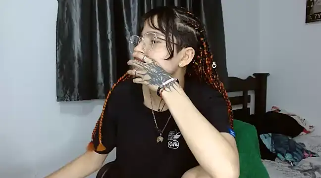 saritapretyy online show from February 11, 1:52 am