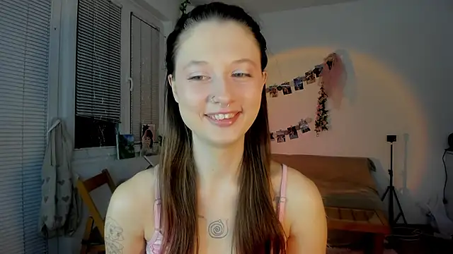 Snapshot of Jenny_darling_love chatting on February 26, 7:05 pm Jenny darling love online show from February 26, 7:05 pm