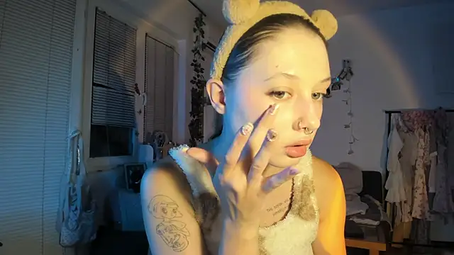 Snapshot of Jenny_darling_love chatting on November 2, 7:27 pm Jenny darling love online show from November 2, 7:27 pm