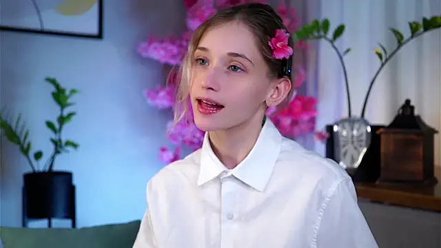 EdlinHargus online show from March 1, 7:51 am