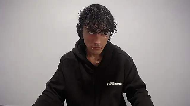 present the magic online show from February 8, 9:25 pm