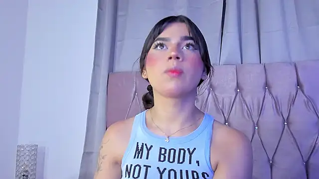 Snapshot of Ashley_piinkk_ chatting on February 25, 10:58 am Ashley piinkk online show from February 25, 10:58 am