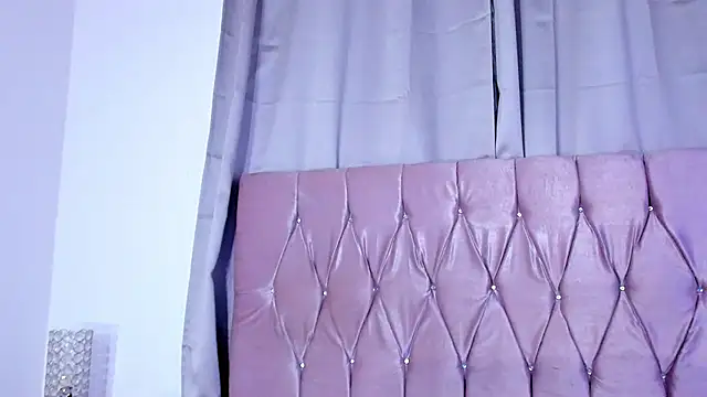 Snapshot of Ashley_piinkk_ chatting on March 10, 3:45 am Ashley piinkk online show from March 10, 3:45 am