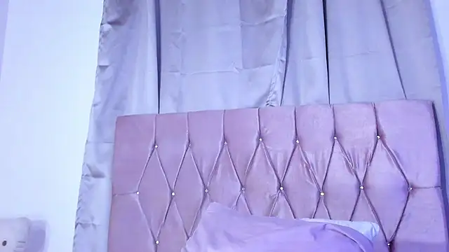 Snapshot of Ashley_piinkk_ chatting on March 23, 1:31 am Ashley piinkk online show from March 23, 1:31 am