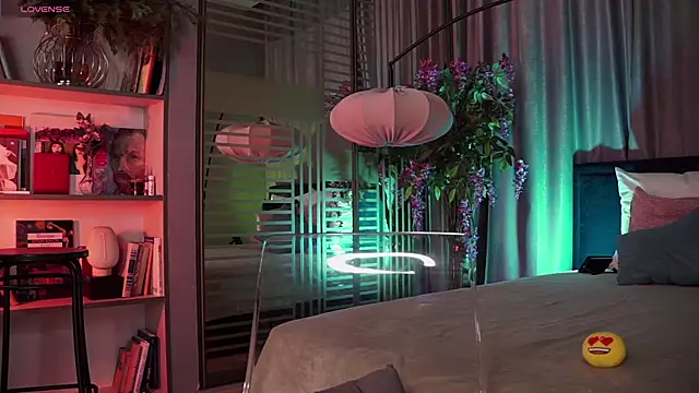 Snapshot of UmaTruewoman chatting on January 6, 12:02 pm UmaTruewoman online show from January 6, 12:02 pm