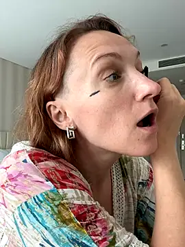 Snapshot of UmaTruewoman chatting on December 3, 1:24 am UmaTruewoman online show from December 3, 1:24 am