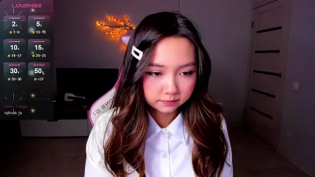 Fluffy Rose online show from October 8, 11:57 pm