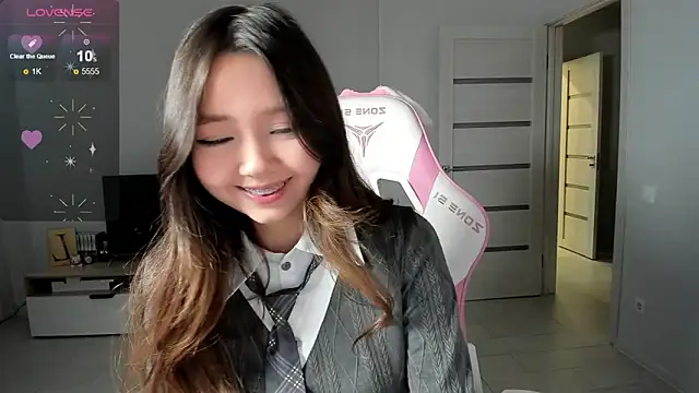 Fluffy Rose online show from February 13, 5:58 am