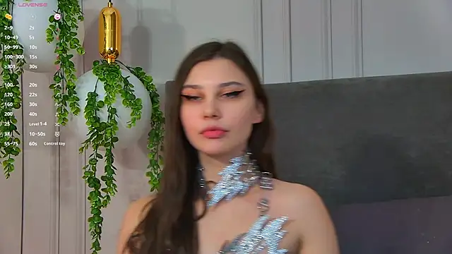 Snapshot of ReginaRobinson chatting on February 13, 8:27 am ReginaRobinson online show from February 13, 8:27 am