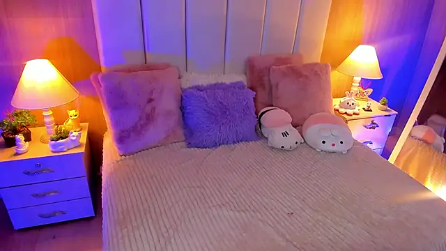 CaseyPiierce online show from November 4, 8:08 pm