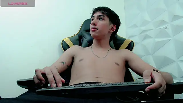 Snapshot of Jake_tripp chatting on January 4, 6:19 am Jake tripp online show from January 4, 6:19 am