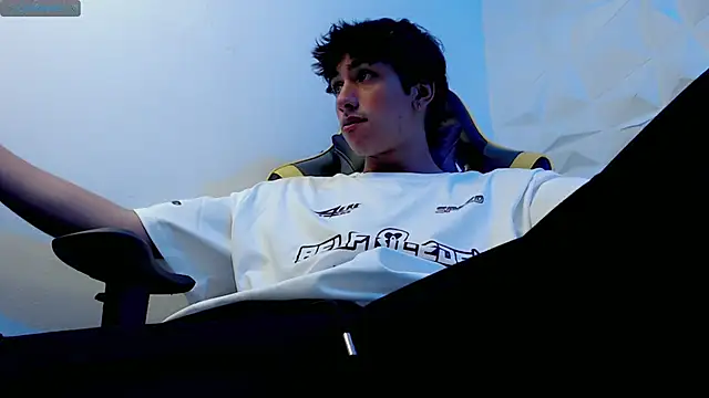 Snapshot of Jake_tripp chatting on February 19, 3:50 am Jake tripp online show from February 19, 3:50 am