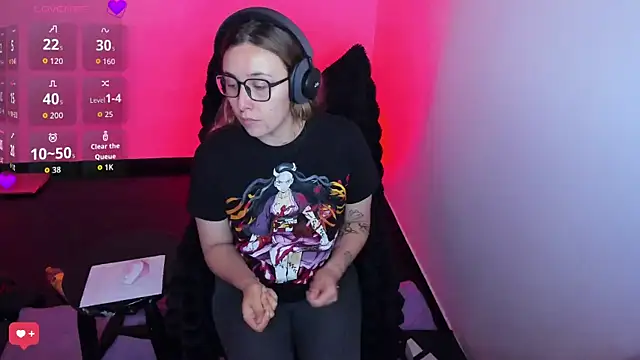 bonnie moon  online show from February 10, 7:51 pm