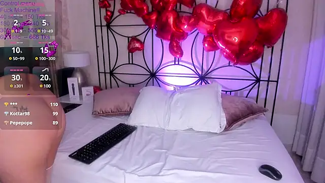 Paiige peach online show from January 30, 2:15 pm