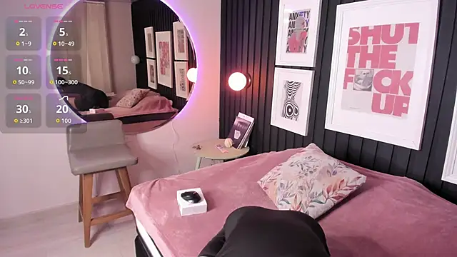 Snapshot of Kayla_stern_ chatting on November 6, 7:37 pm Kayla stern online show from November 6, 7:37 pm