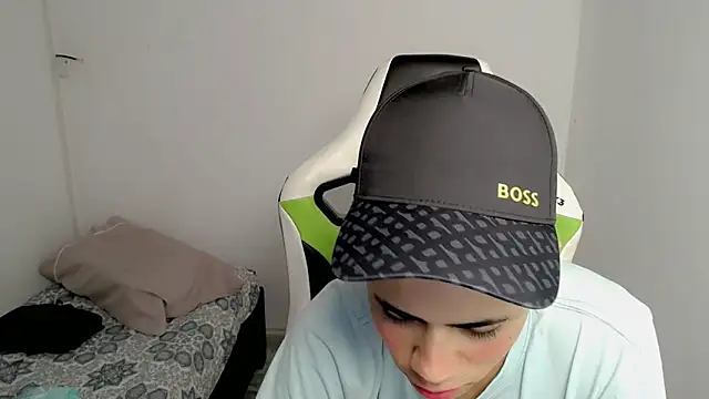 Snapshot of bby_santi chatting on March 11, 5:24 pm bby santi online show from March 11, 5:24 pm