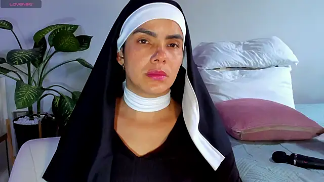 ClaraMariaMon online show from February 24, 5:20 pm