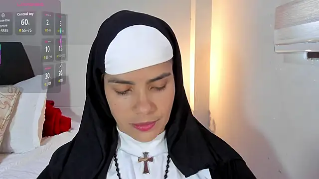 ClaraMariaMon online show from November 25, 5:46 pm