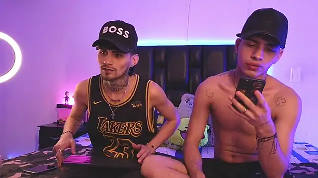 Snapshot of Brutal_Sex_Fucking chatting on October 26, 1:33 am Brutal Sex Fucking online show from October 26, 1:33 am