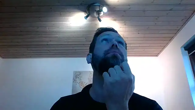 Snapshot of Gotta1 chatting on December 27, 8:56 am Gotta1 online show from December 27, 8:56 am