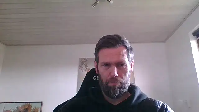 Snapshot of Gotta1 chatting on February 7, 1:01 pm Gotta1 online show from February 7, 1:01 pm