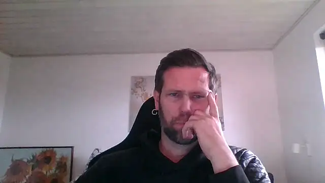 Snapshot of Gotta1 chatting on February 24, 1:53 pm Gotta1 online show from February 24, 1:53 pm