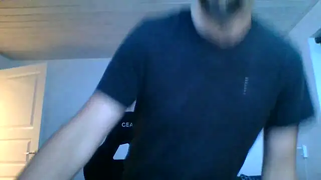 Snapshot of Gotta1 chatting on February 25, 5:04 pm Gotta1 online show from February 25, 5:04 pm