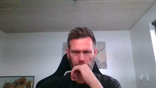 Snapshot of Gotta1 chatting on March 7, 4:44 pm Gotta1 online show from March 7, 4:44 pm