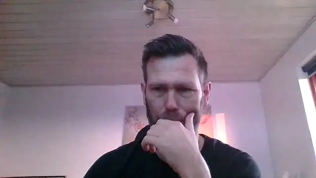 Snapshot of Gotta1 chatting on March 10, 6:16 am Gotta1 online show from March 10, 6:16 am