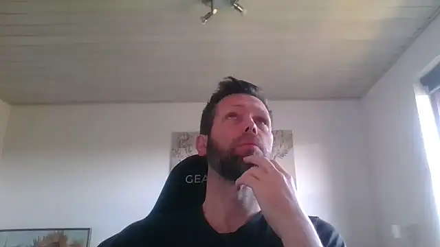 Snapshot of Gotta1 chatting on March 22, 9:24 am Gotta1 online show from March 22, 9:24 am