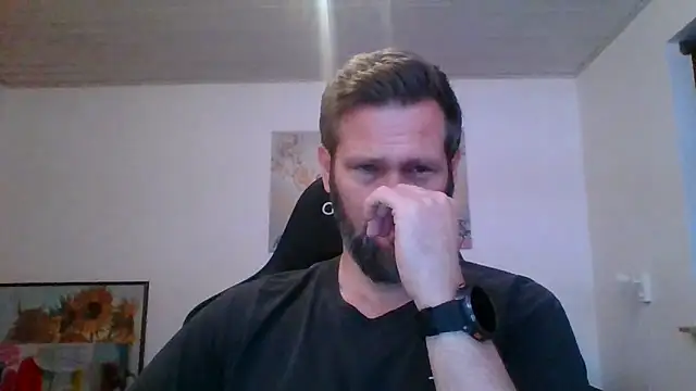 Snapshot of Gotta1 chatting on November 4, 4:17 pm Gotta1 online show from November 4, 4:17 pm