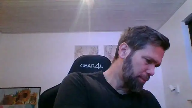 Snapshot of Gotta1 chatting on November 25, 3:34 pm Gotta1 online show from November 25, 3:34 pm