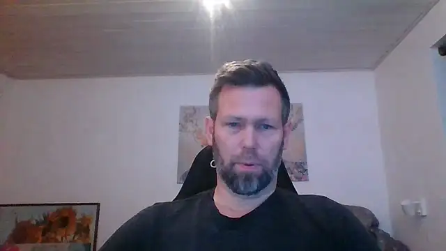 Snapshot of Gotta1 chatting on December 14, 8:46 pm Gotta1 online show from December 14, 8:46 pm