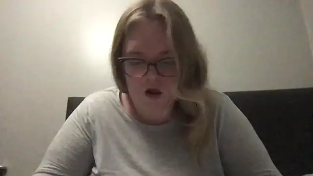 honeyyy24 online show from March 1, 11:07 pm