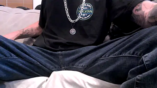 JohnnyKorrupt  online show from November 4, 8:24 am