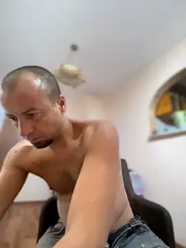 Snapshot of Nikolaiyy chatting on October 18, 2:25 am Nikolaiyy online show from October 18, 2:25 am