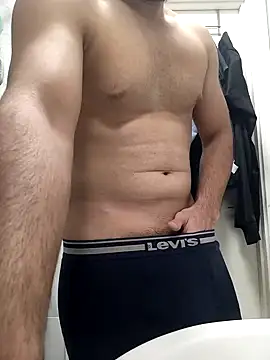 Snapshot of samcumms chatting on March 3, 8:43 pm samcumms online show from March 3, 8:43 pm