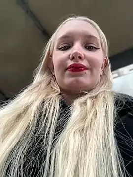 Snapshot of Milkyy_wway chatting on January 8, 10:48 am Milkyy wway online show from January 8, 10:48 am