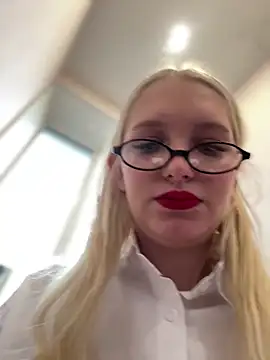 Snapshot of Milkyy_wway chatting on January 26, 7:53 am Milkyy wway online show from January 26, 7:53 am