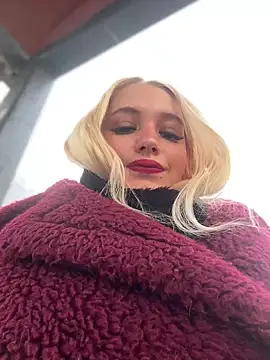 Snapshot of Milkyy_wway chatting on February 19, 7:39 am Milkyy wway online show from February 19, 7:39 am